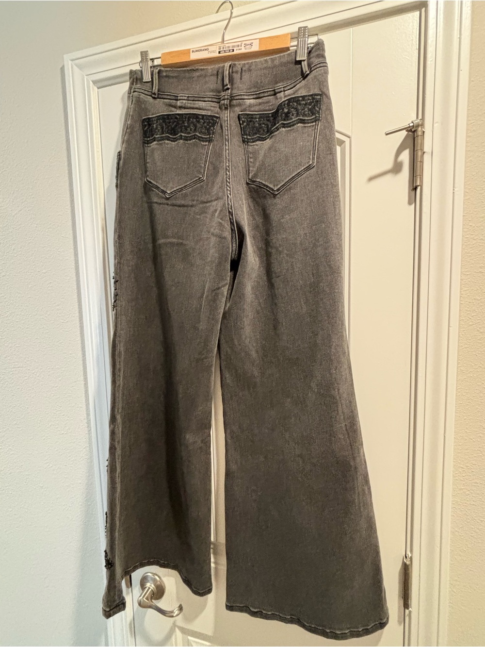 NWT Driftwood Women's Wide-Leg Embroidered Grey Jeans - Picture 2 of 6